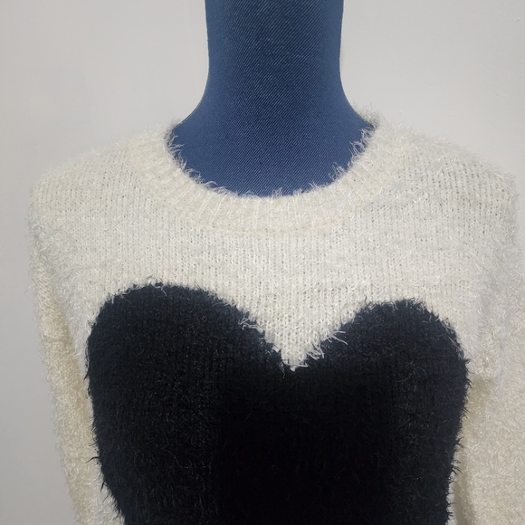 Chelsea & Theodore Ivory Fuzzy Sweater with Black Heart - Picture 5 of 8
